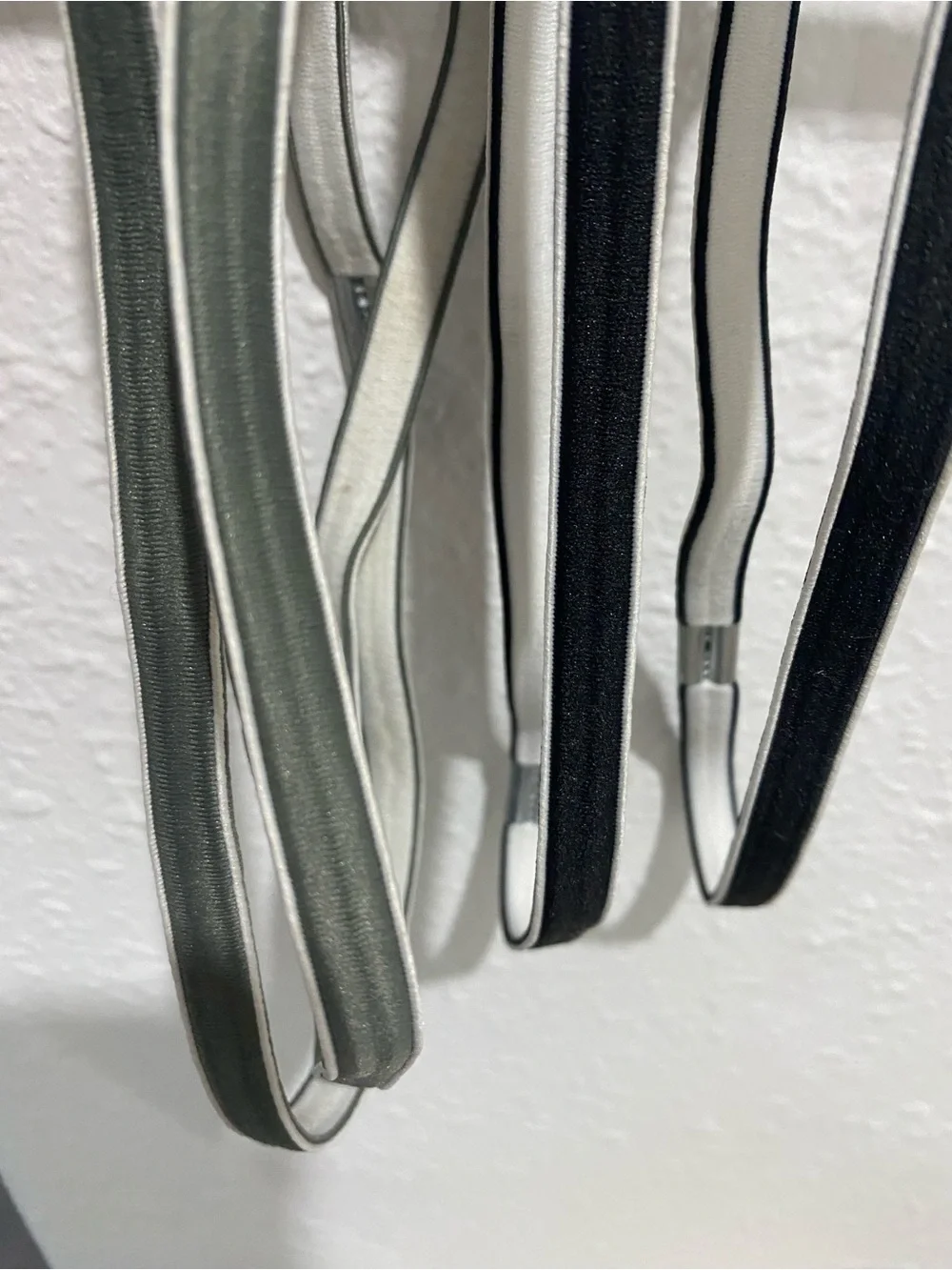 4- Set of Stretch and Reversible Sport Headbands in Green and Black and White